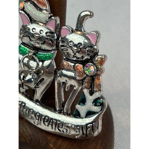Christmas Cats Brooch "Friends Are The Greatest Gift" Sparkly Moving Bell - Picture 4 of 8